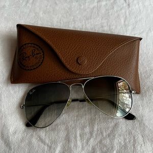 Silver Ray-Ban Aviator Sunglasses